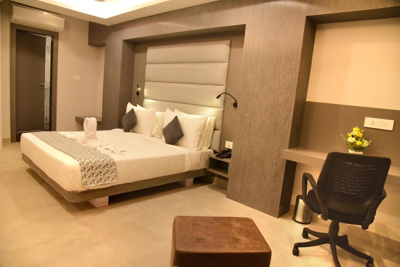 Hotel Rishiraj, Nagaon Nagaon  外观 照片