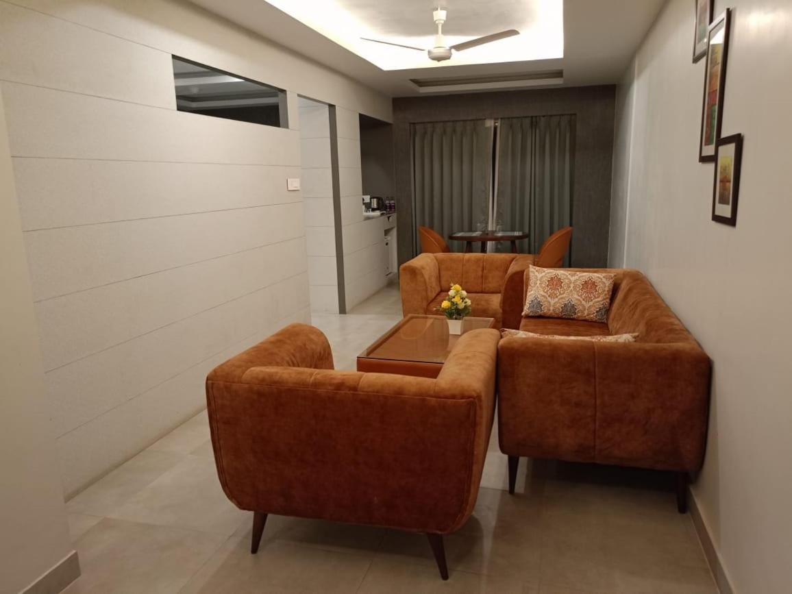 Hotel Rishiraj, Nagaon Nagaon  外观 照片