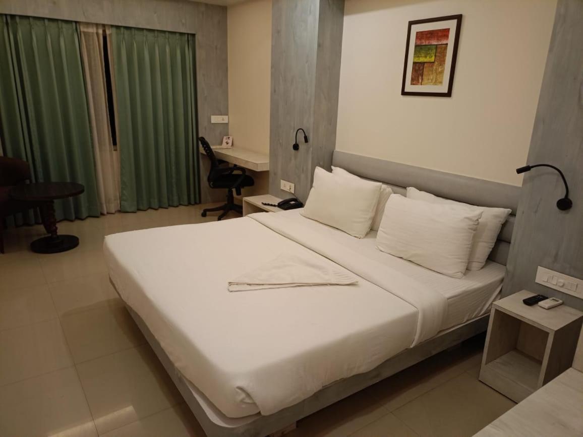 Hotel Rishiraj, Nagaon Nagaon  外观 照片