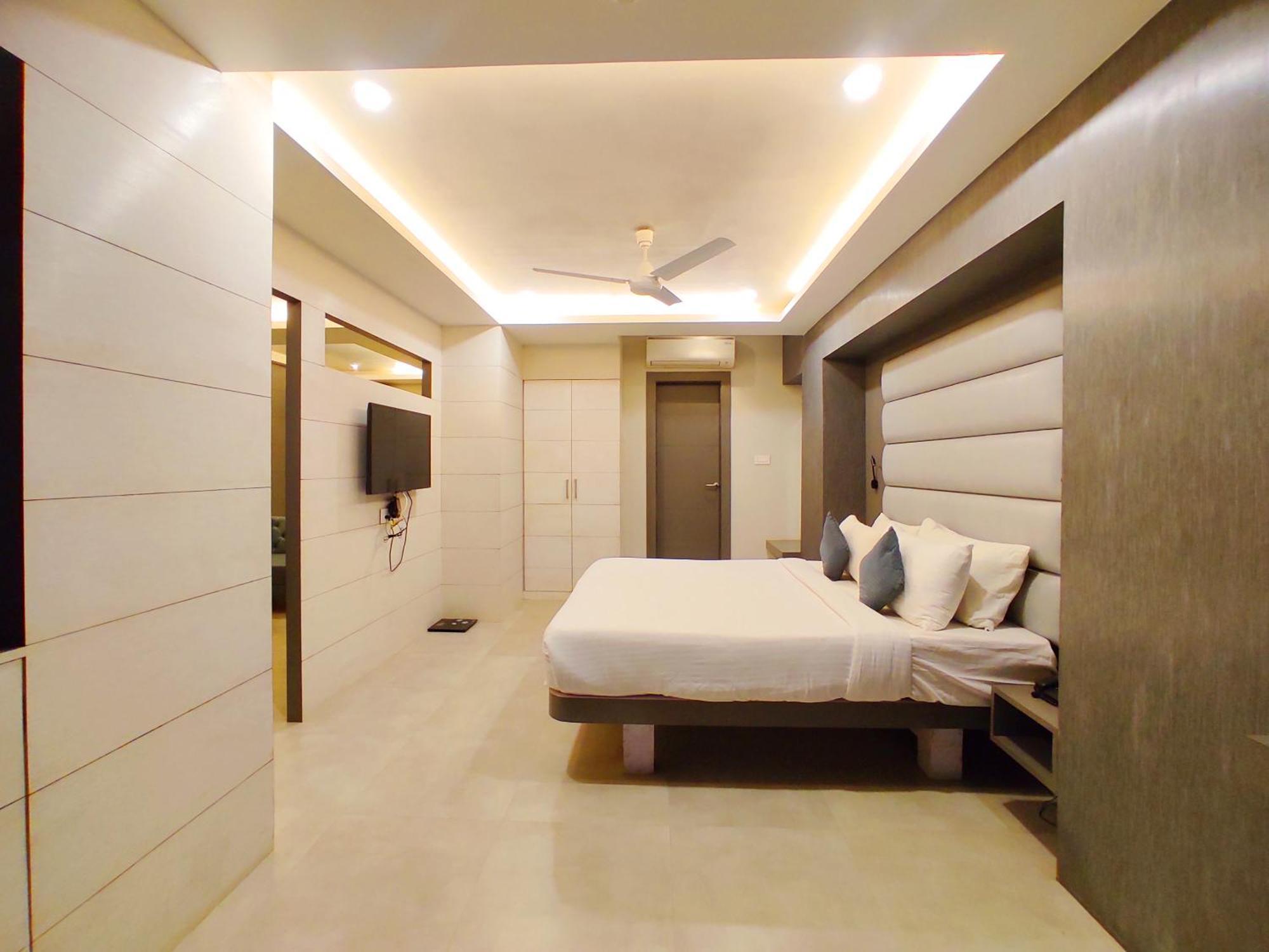 Hotel Rishiraj, Nagaon Nagaon  外观 照片