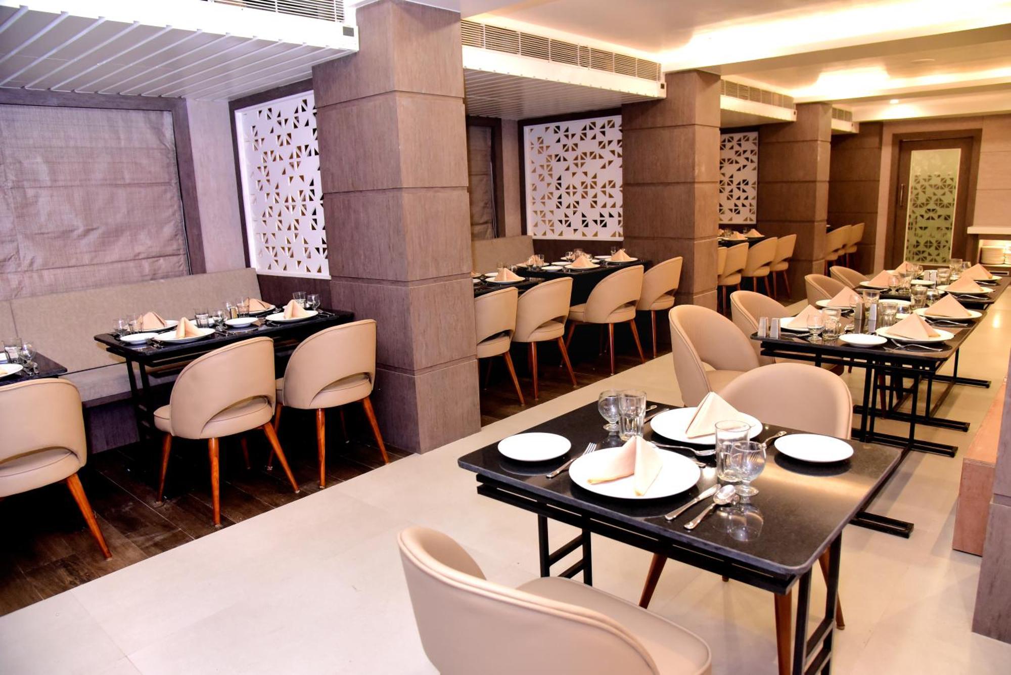 Hotel Rishiraj, Nagaon Nagaon  外观 照片